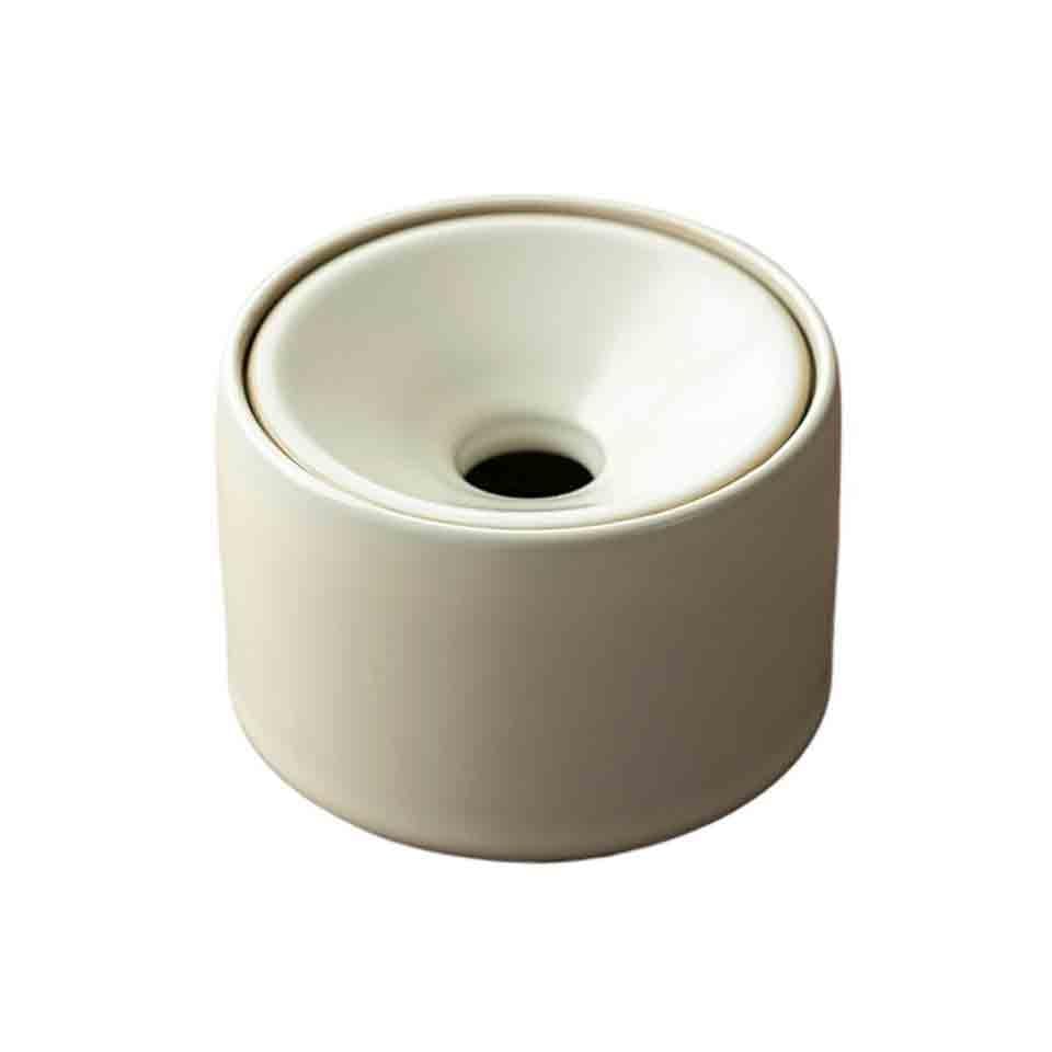 Practical ashtray Solid Color Ceramic Funnel Ashtray for Home Use Living Room Round Office Desk with Lid